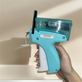 Quick Clothing Fixer, 1 Count Handheld Tag Attacher Gun With 5 Counts Needles & 1000pcs Barbs Fasteners, Sewing Craft Kit For Retail Hang Price Fabric (Color: Blue)